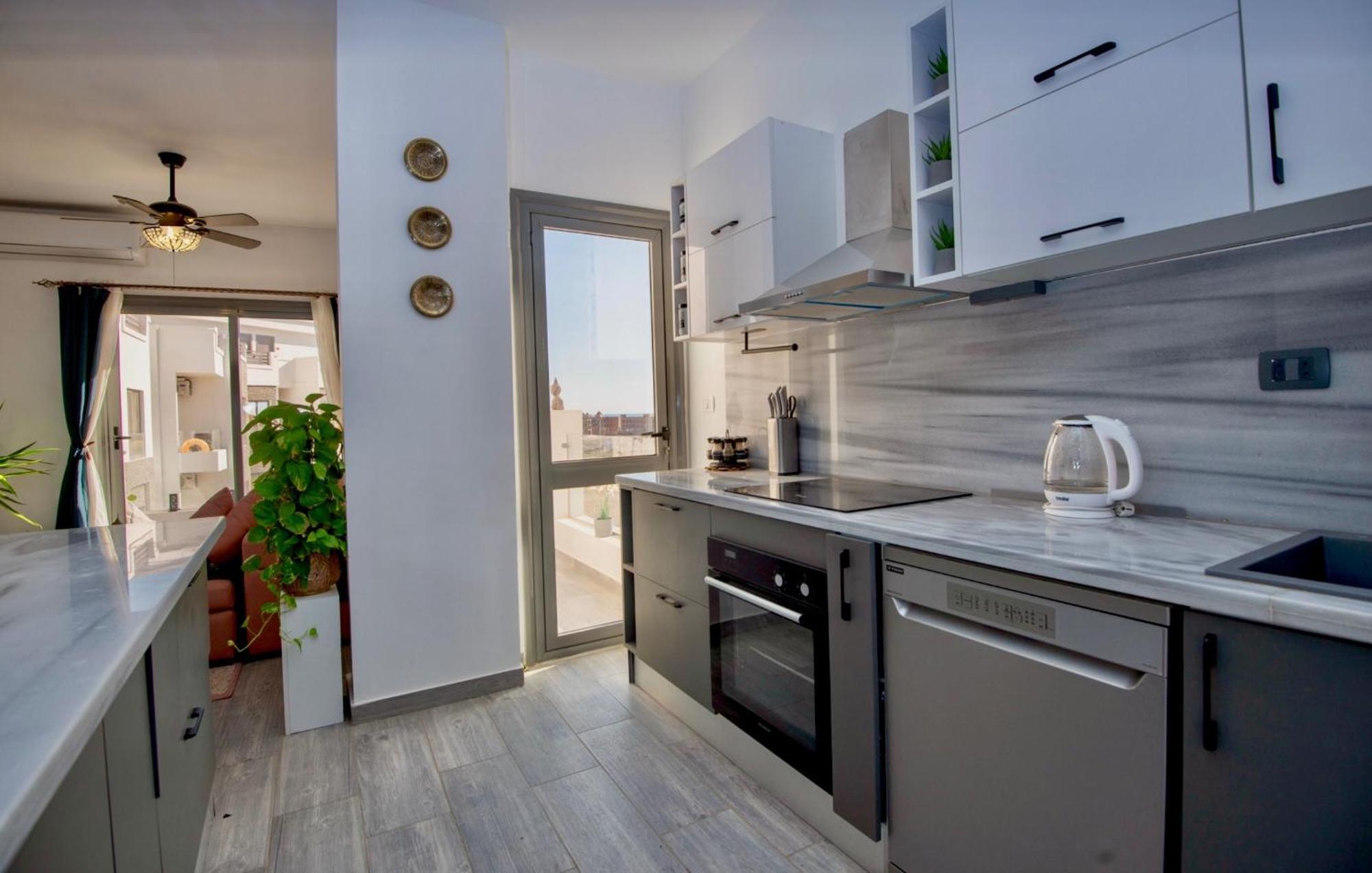 The 95m Penthouse Boutiqu * Hurghada